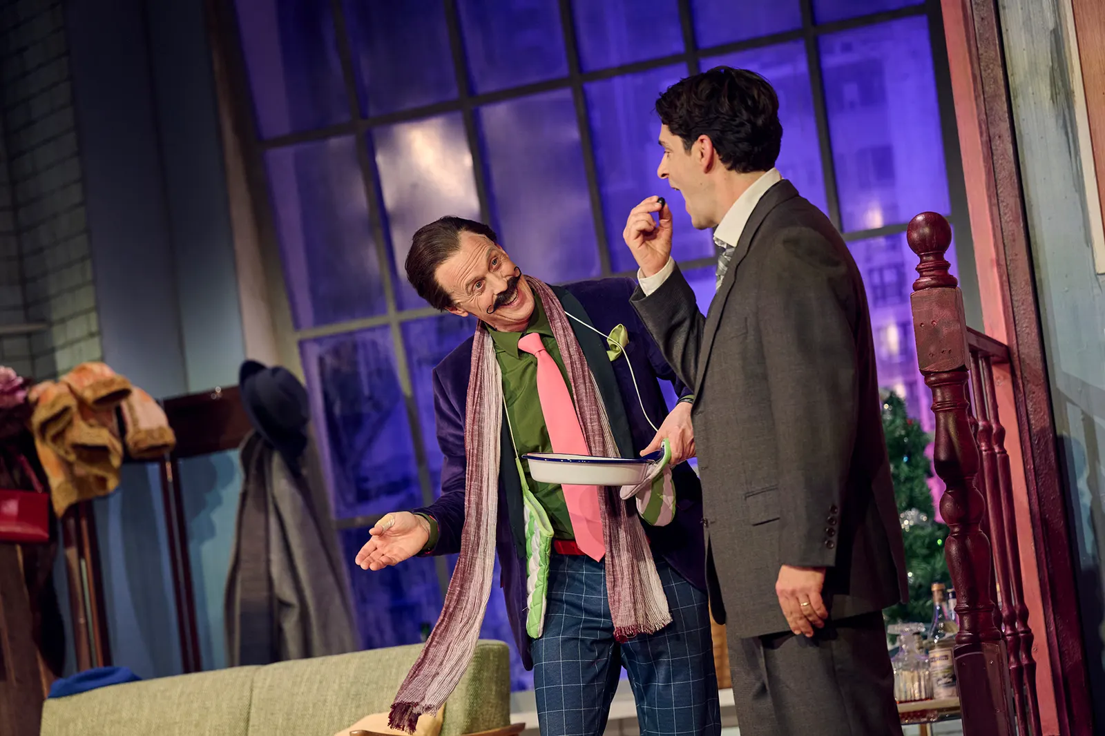 BARFUSS IM PARK Komödie von Neil Simon Spielzeit 2025/2026 / Premiere: 21.11.2025 Marius Hubel, Jörg Pauly Foto: Martin Sigmund