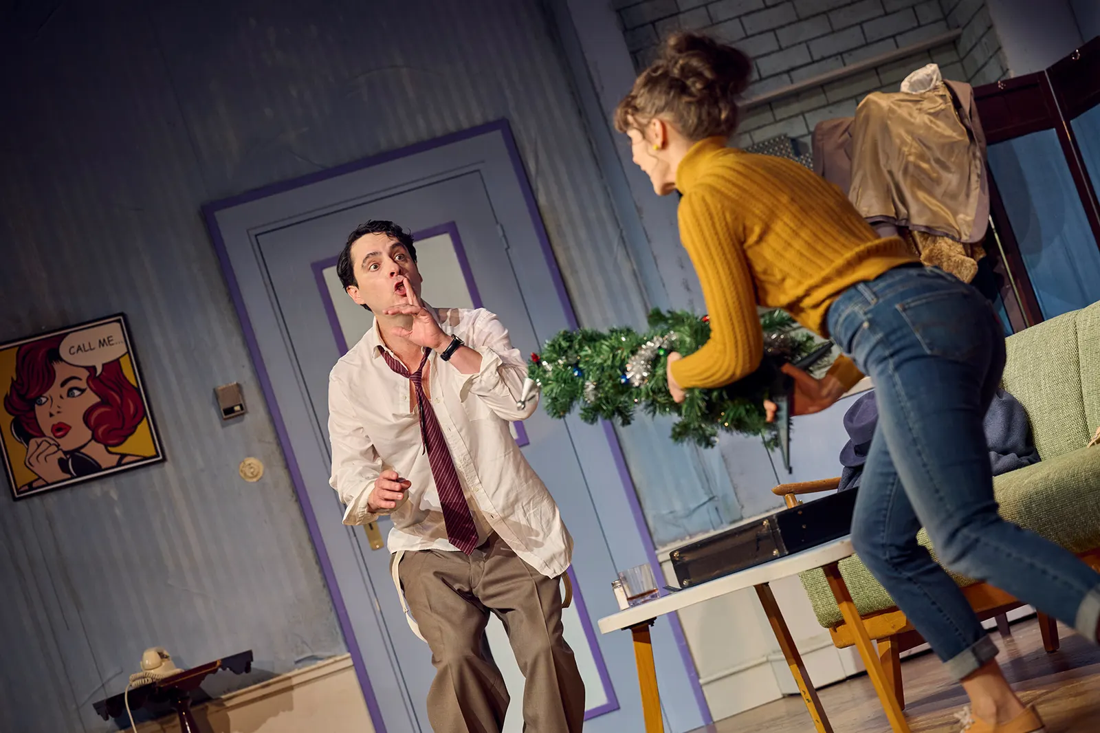 BARFUSS IM PARK Komödie von Neil Simon Spielzeit 2025/2026 / Premiere: 21.11.2025 Jörg Pauly, Hannah Sophie Schad Foto: Martin Sigmund
