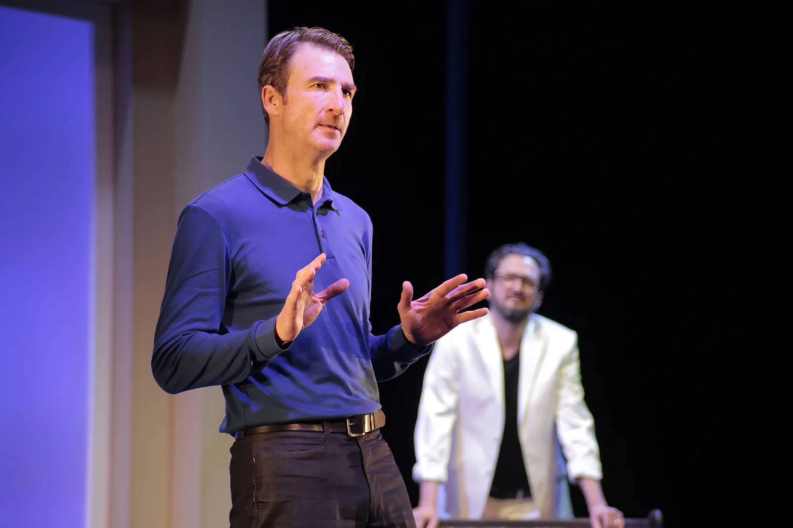 EINSZWEIUNDZWANZIG VOR DEM ENDE Schauspiel von Matthieu Delaporte Spielzeit 2025/2026 / Premiere: 30.1.2026 Heiko Ruprecht, Jan Messutat Foto: Dietrich Dettmann