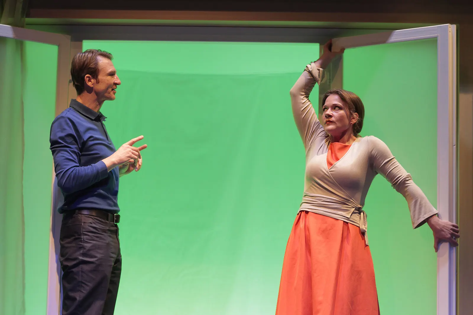 EINSZWEIUNDZWANZIG VOR DEM ENDE Schauspiel von Matthieu Delaporte Spielzeit 2025/2026 / Premiere: 30.1.2026 Heiko Ruprecht, Sophie Göbel Foto: Dietrich Dettmann