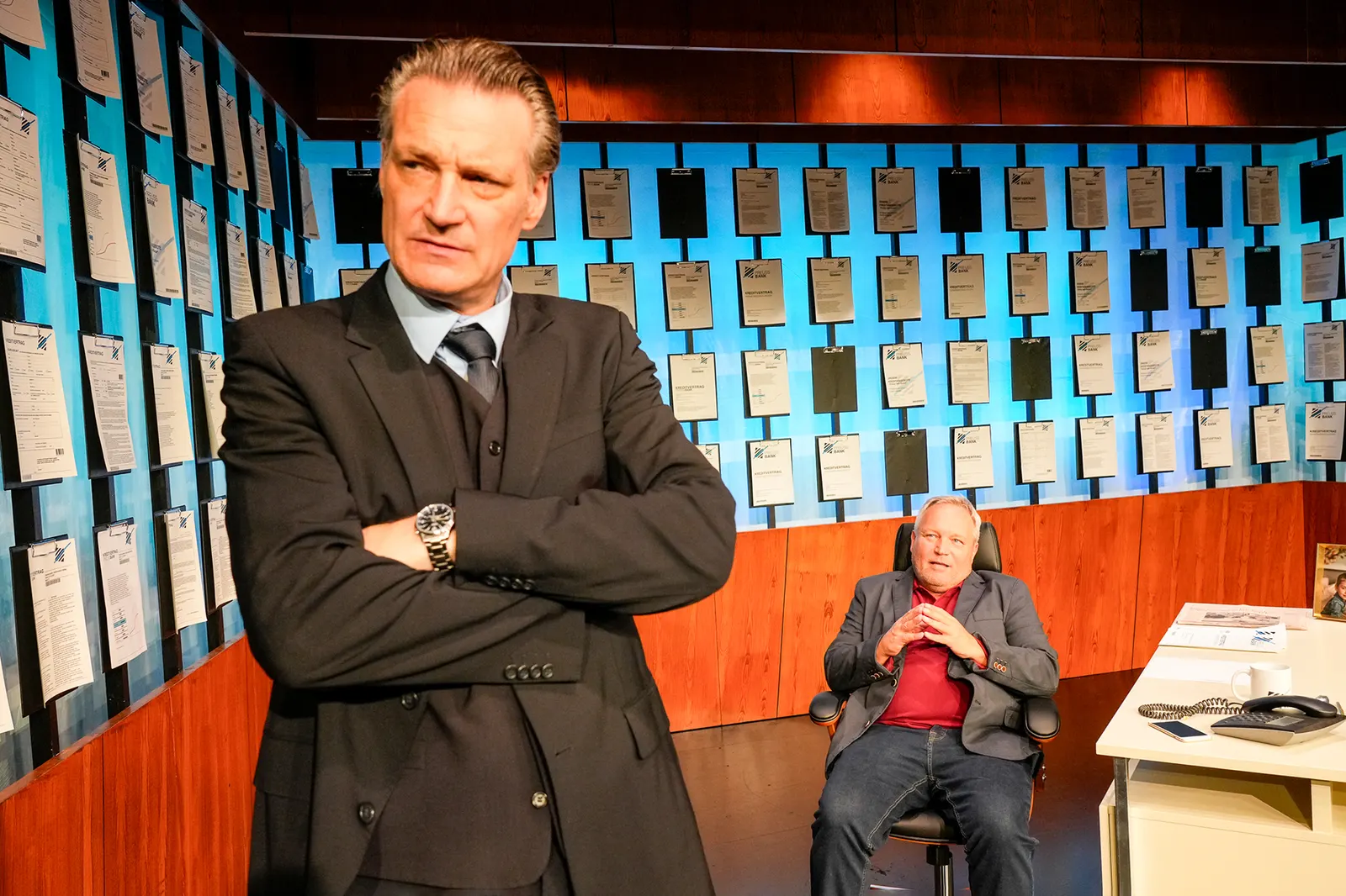 DER KREDIT Komödie von Jordi Galceran Spielzeit 2023/2024 / Premiere: 17.5.2024 Ralf Stech, Andreas Klaue Foto: Tobias Metz