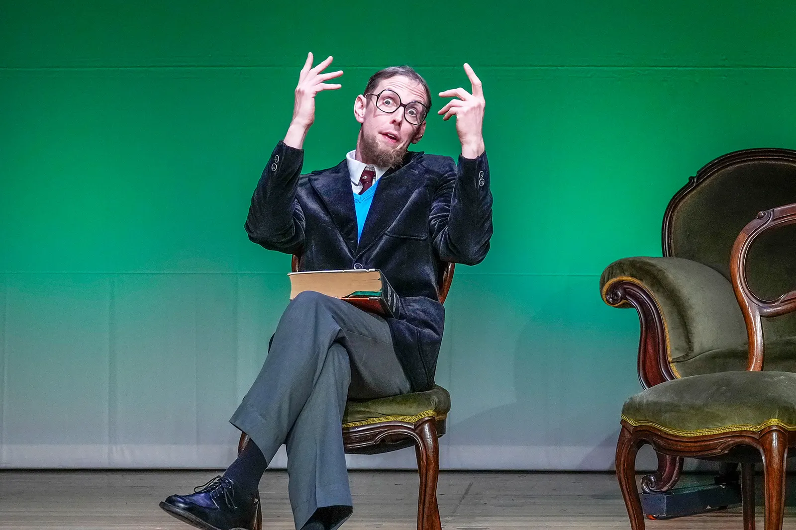 LORIOTS DRAMATISCHE WERKE Sketche und Szenen von Vicco von Bülow, genannt LORIOT Spielzeit 2023/2024 / Premiere: 22.3.2024 Gideon Rapp Foto: Tobias Metz