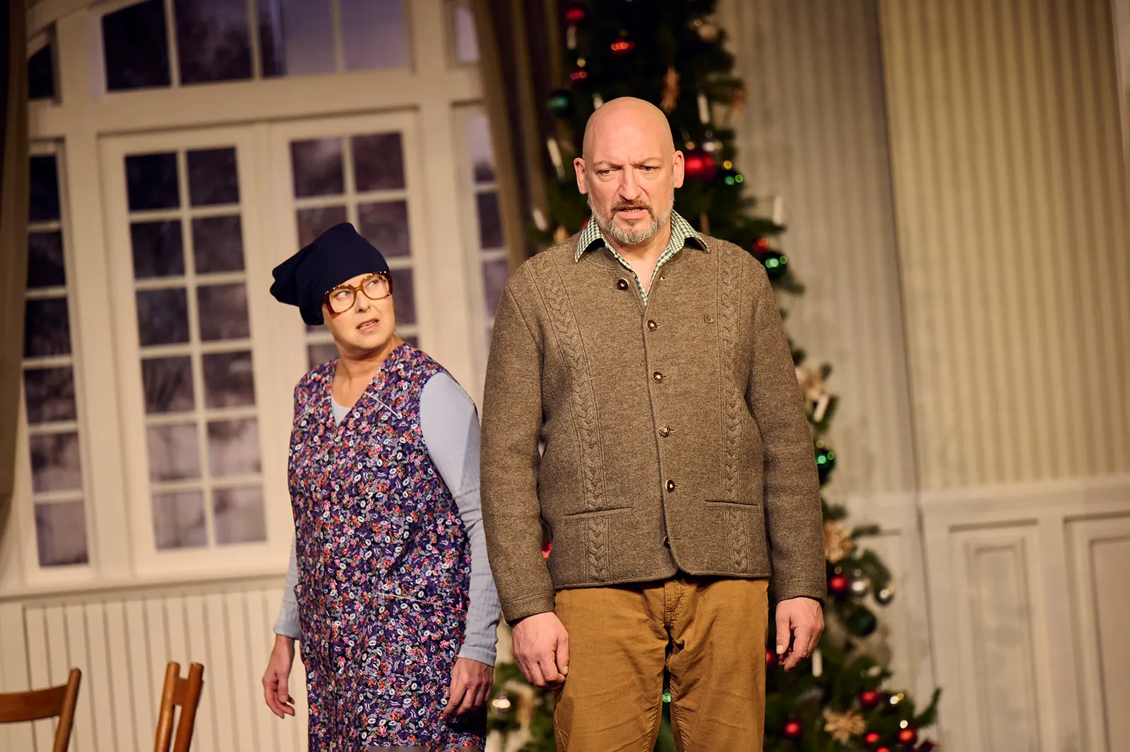 NO NET HUDLA! Komödie von Axel Preuß nach Anton Hamik Schwäbisch von Monika Hirschle Spielzeit 2023/2024 / Premiere: 24.11.2023 Katja Hentschel und Christian Sunkel Foto: Martin Si…