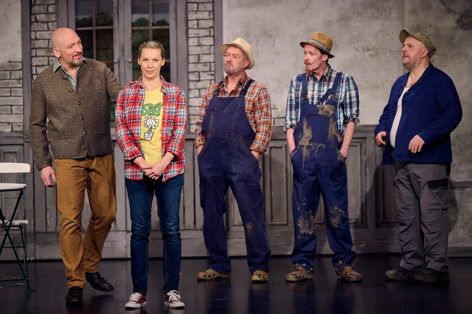 NO NET HUDLA! Komödie von Axel Preuß nach Anton Hamik Schwäbisch von Monika Hirschle Spielzeit 2023/2024 / Premiere: 24.11.2023 v. links: Christian Sunkel, Bianca Spiegel, Reinhold…