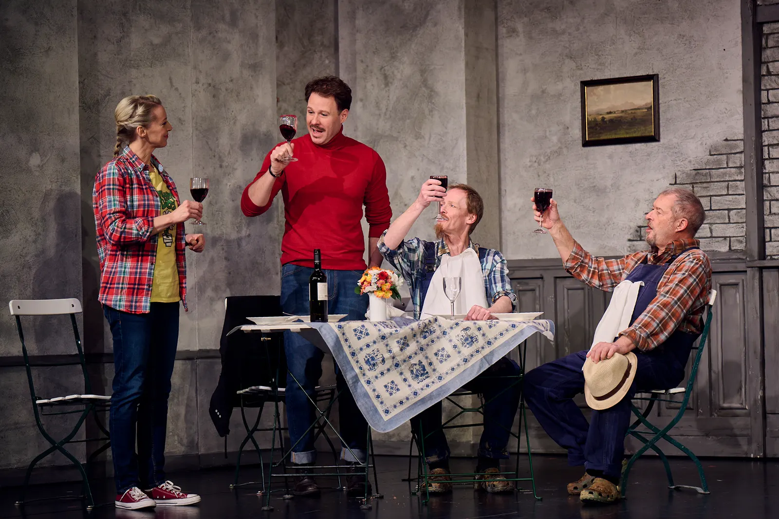 NO NET HUDLA! Komödie von Axel Preuß nach Anton Hamik Schwäbisch von Monika Hirschle Spielzeit 2023/2024 / Premiere: 24.11.2023 v. links: Bianca Spiegel, Stefan-Müller-Doriat, Diet…