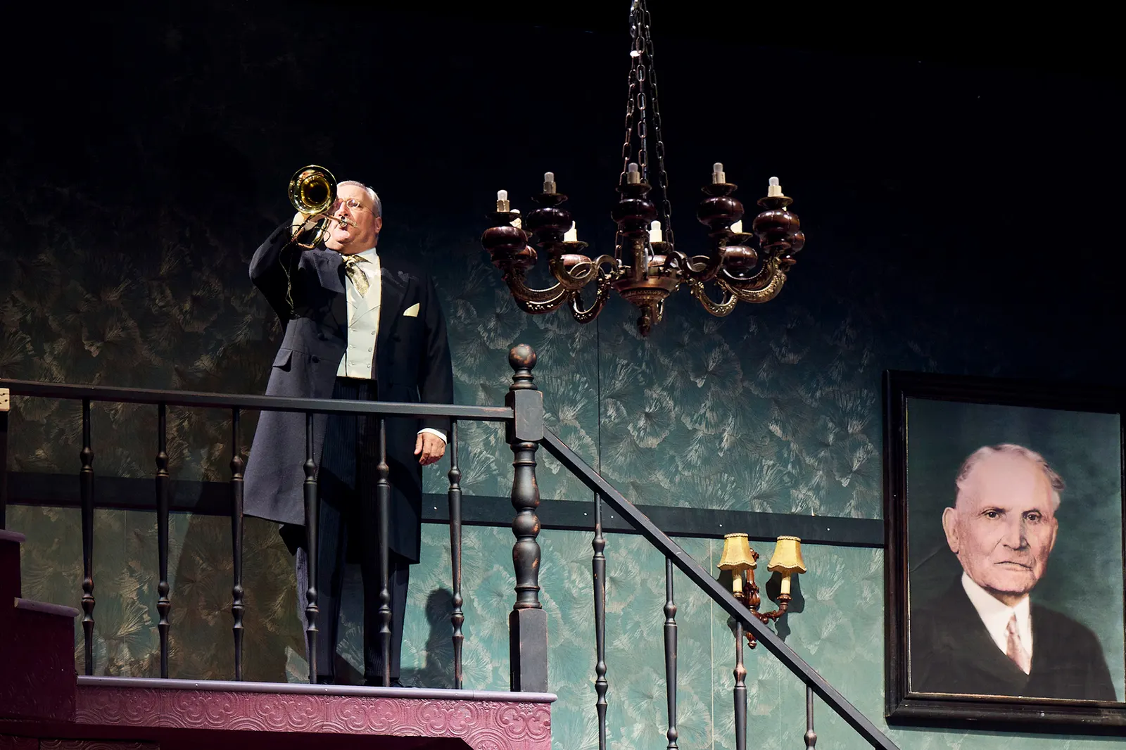 ARSEN UND SPITZENHÄUBCHEN Komödie von Joseph Kesselring Spielzeit 2023/2024 / Premiere: 8.12.2023 Andreas Klaue Foto: Martin Sigmund