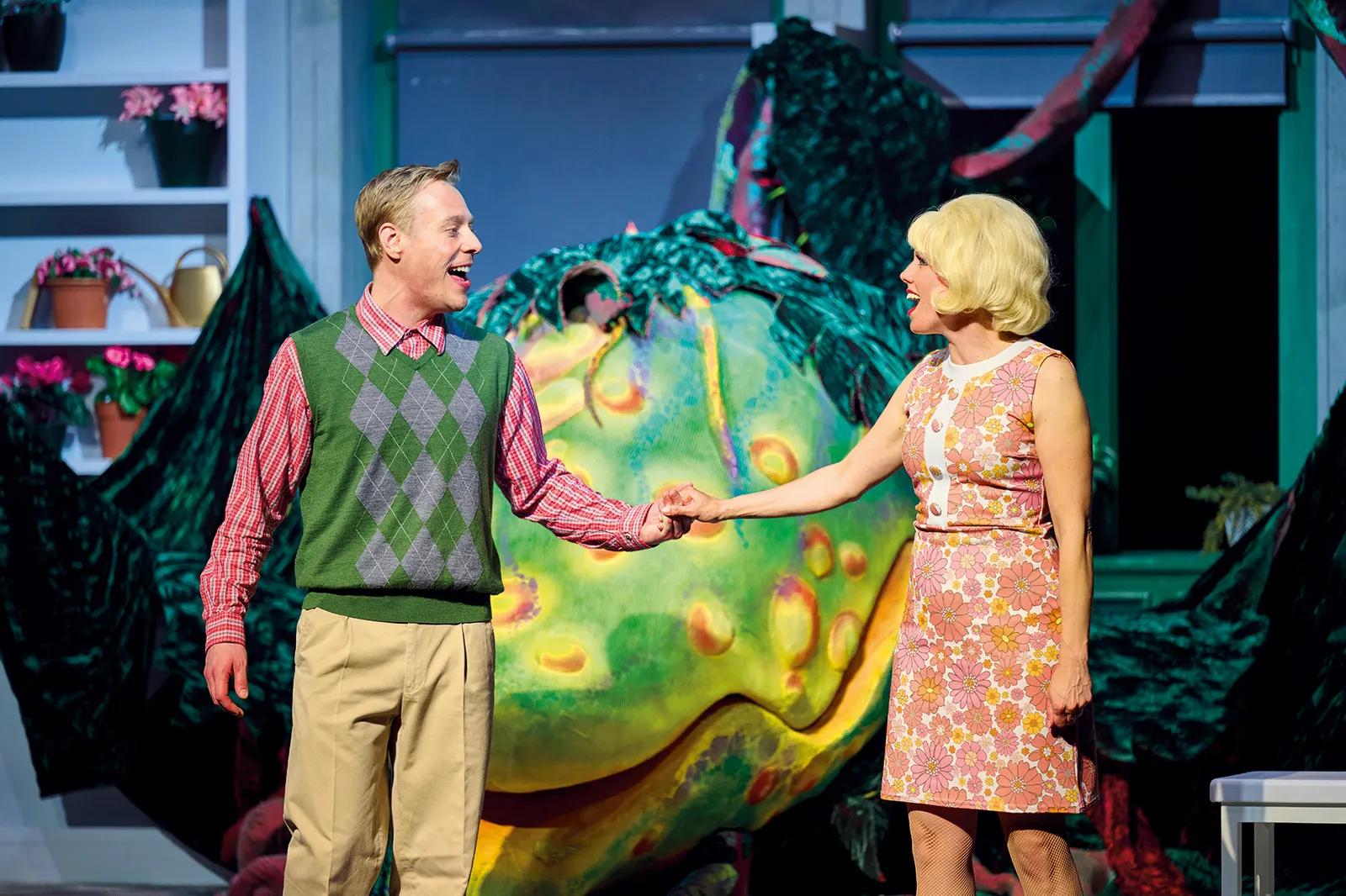 DER KLEINE HORRORLADEN Musical von Howard Ashman und Alan Menken Premiere: 7.6.2024 im Alten Schauspielhaus Oliver Morschel und Dorothée Kahler Foto: Martin Sigmund
