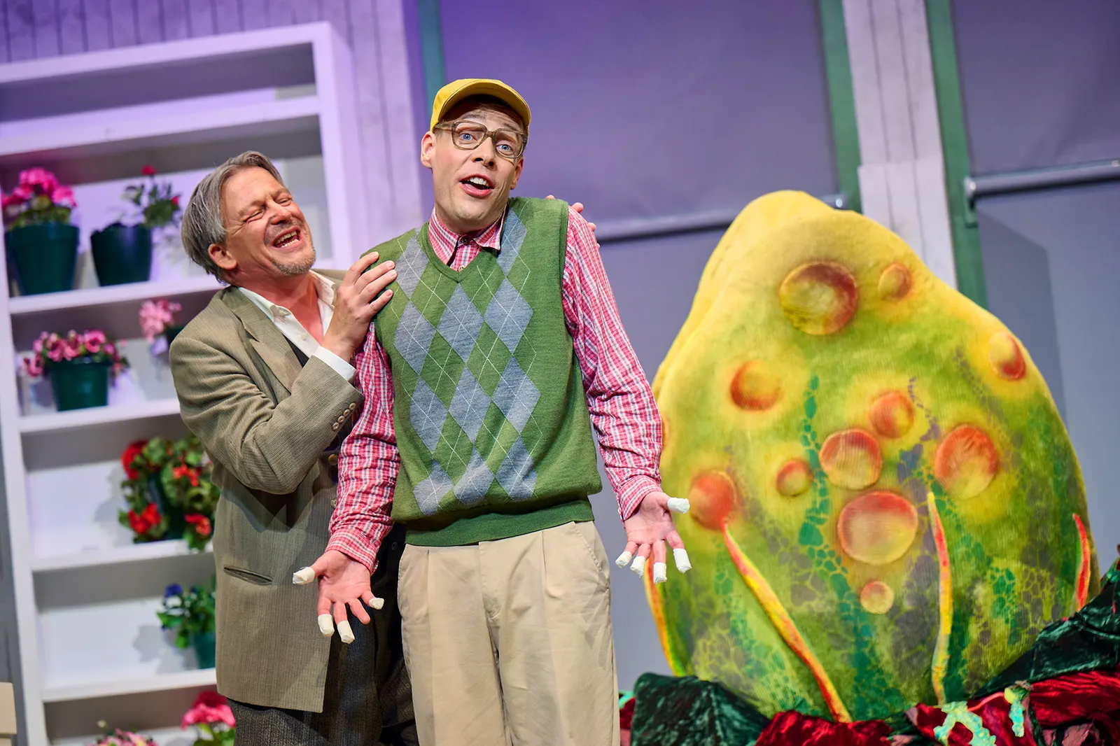 DER KLEINE HORRORLADEN Musical von Howard Ashman und Alan Menken Premiere: 7.6.2024 im Alten Schauspielhaus v. links: Martin König, Oliver Morschel Foto: Martin Sigmund
