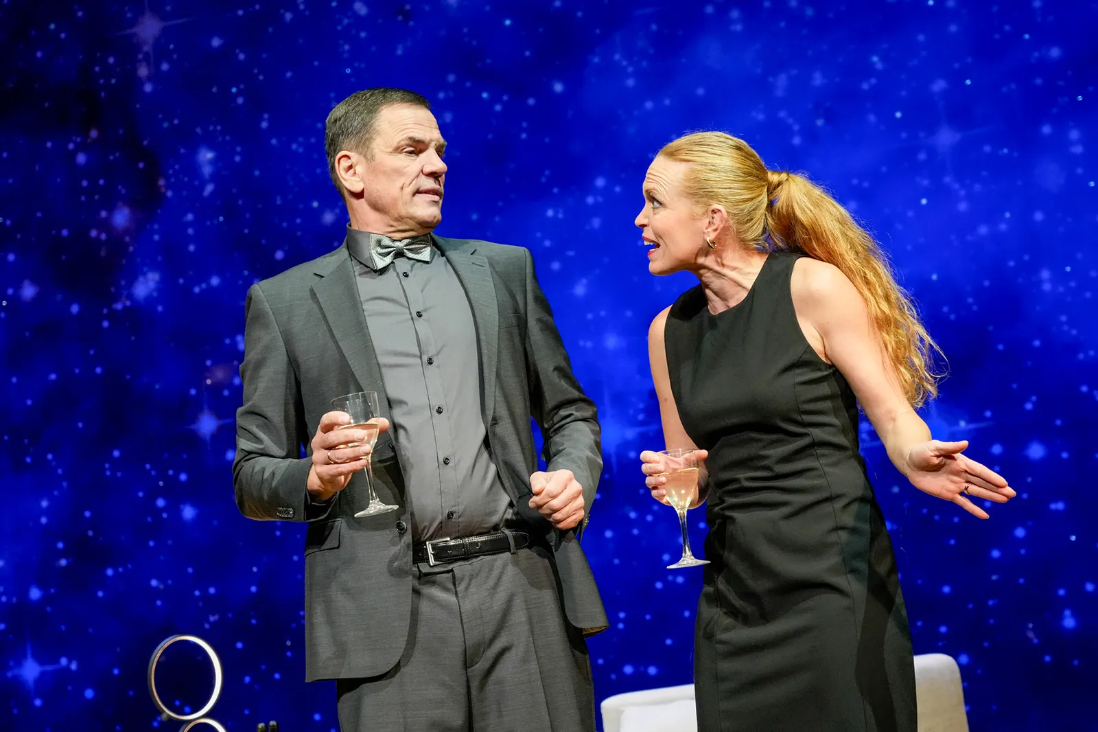 DREI MAL LEBEN Schauspiel von Yasmina Reza Spielzeit 2023/2024 / Premiere: 27.10.2023 Wolfgang Seidenberg, Stefanie Klimkait Foto: Tobias Metz