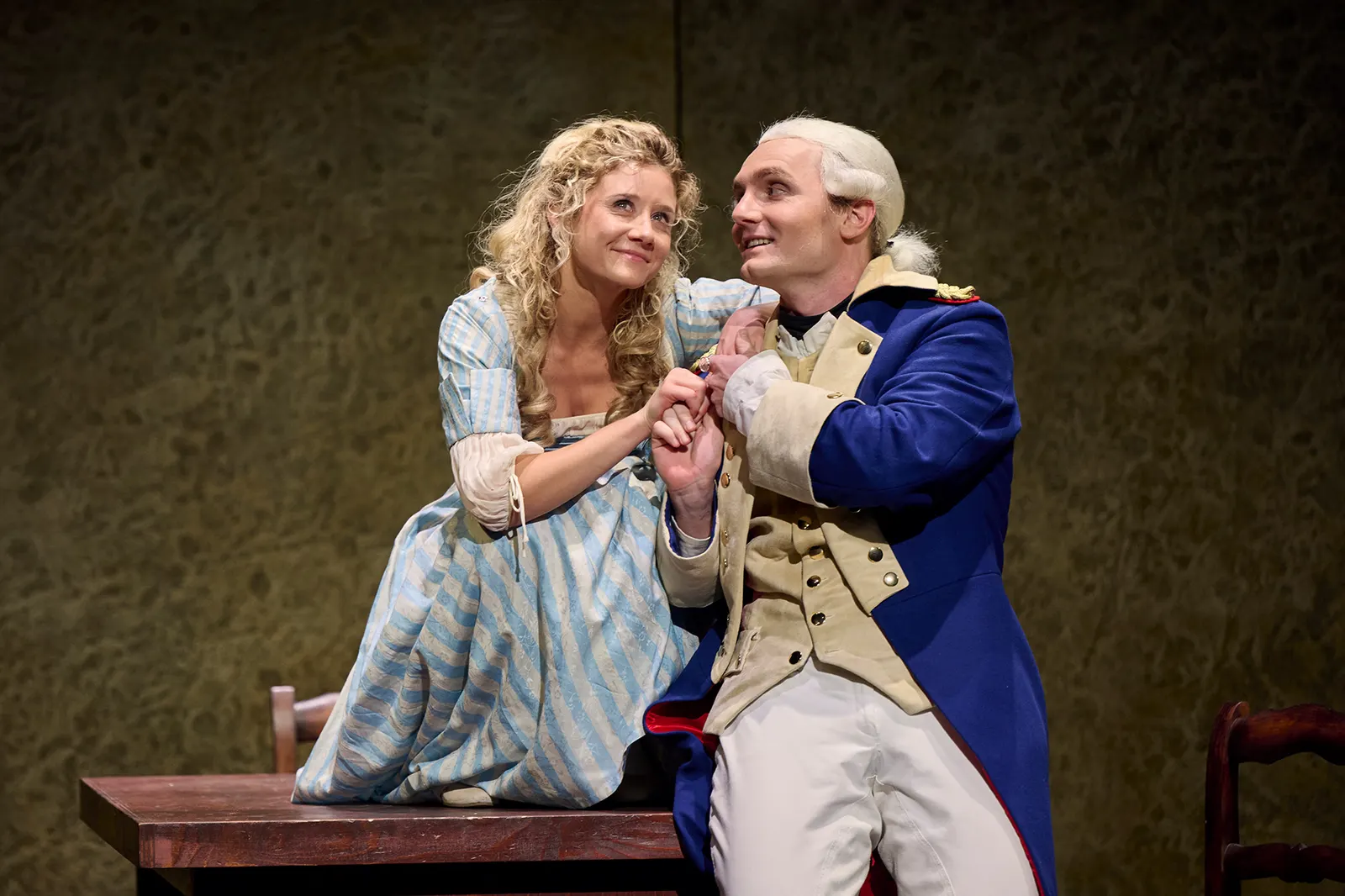 KABALE UND LIEBE Ein bürgerliches Trauerspiel von Friedrich Schiller Spielzeit 2023/2024 / Premiere: 15.9.2023 Farina Violetta Giesmann, Benedikt Haefner Foto: Martin Sigmund