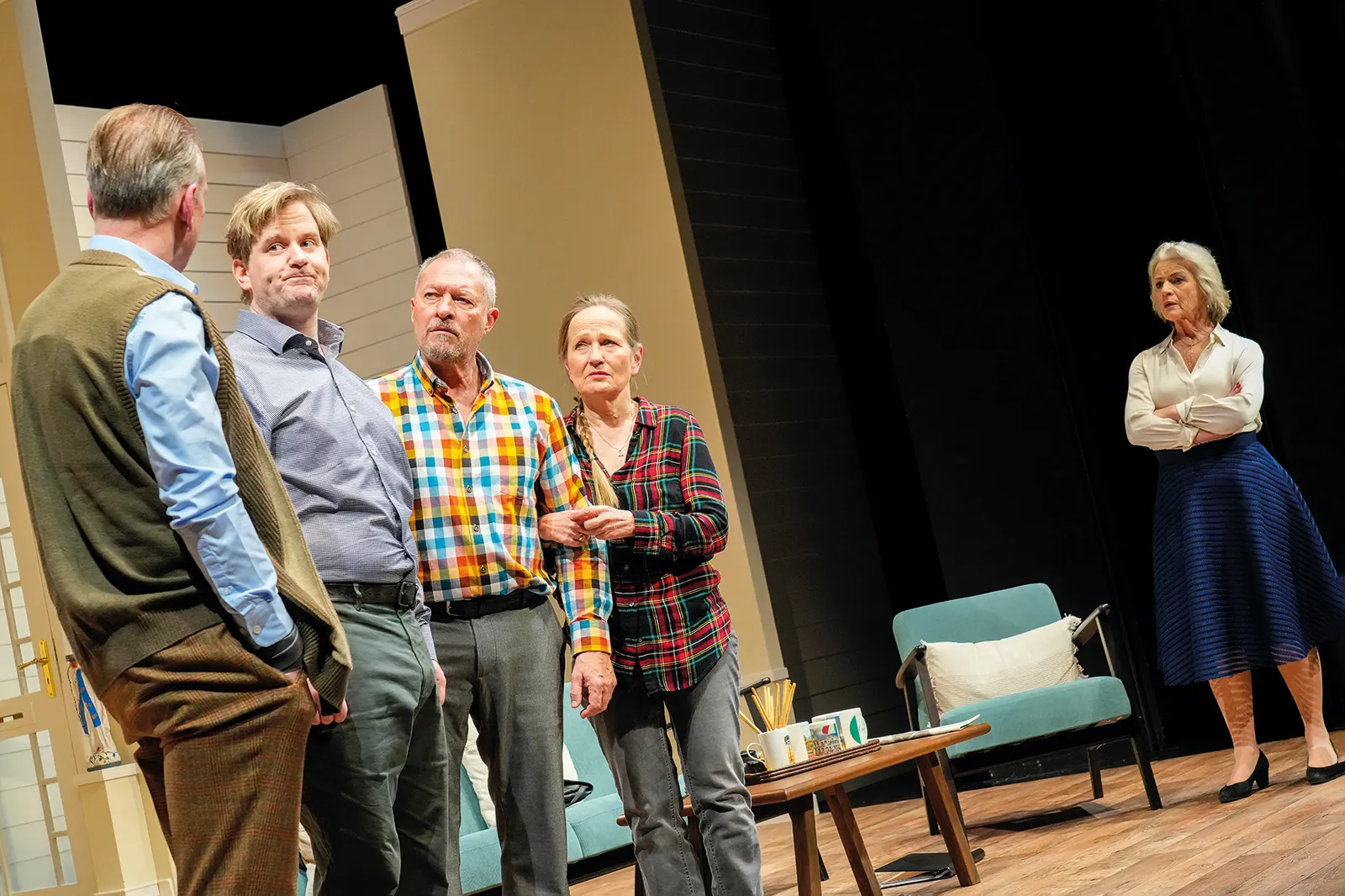WAS ZÄHLT, IST DIE FAMILIE! Komödie von Joe DiPietro Spielzeit 2023/2024 / Premiere: 26.4.2024 Uwe-Peter Spinner, Nikolaij Janocha, Reinhold Weiser, Barbara Krabbe, Susanne Heydenr…