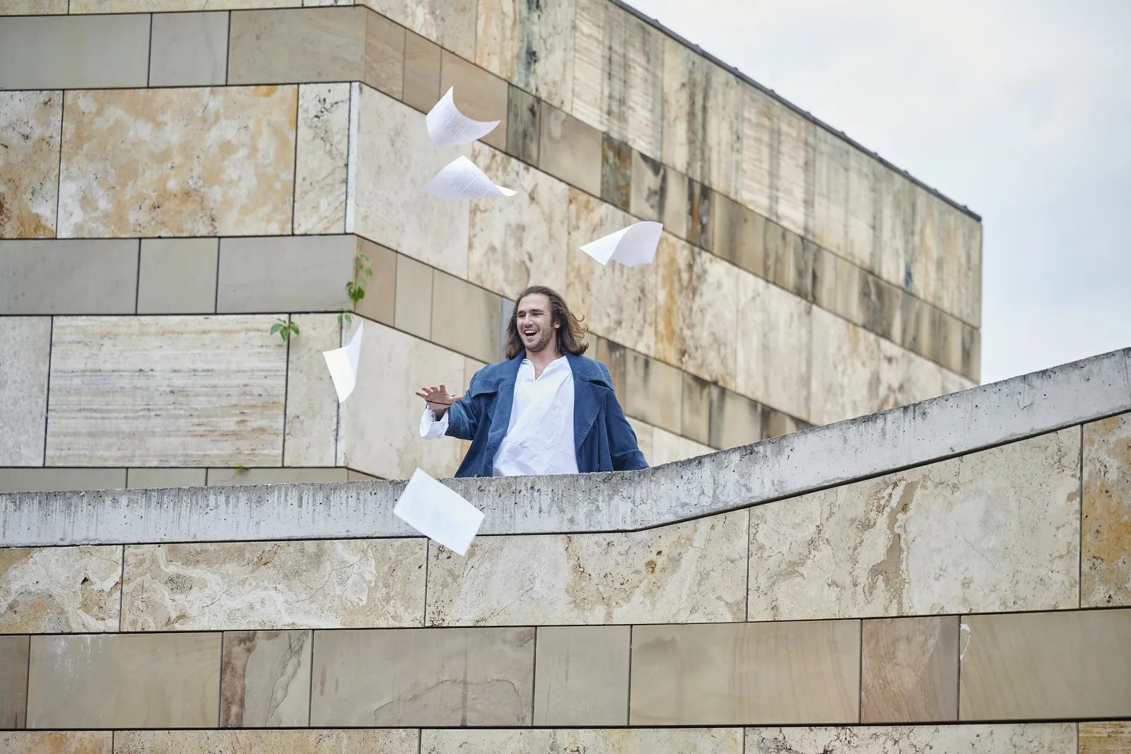 STUTTGART. EIN TRAUM Eine szenische Stadterkundung in der Rotunde der Staatsgalerie Stuttgart von Klaus Hemmerle und Christian Schönfelder Spielzeit 2020/2021 / Premiere: 13.07.202…