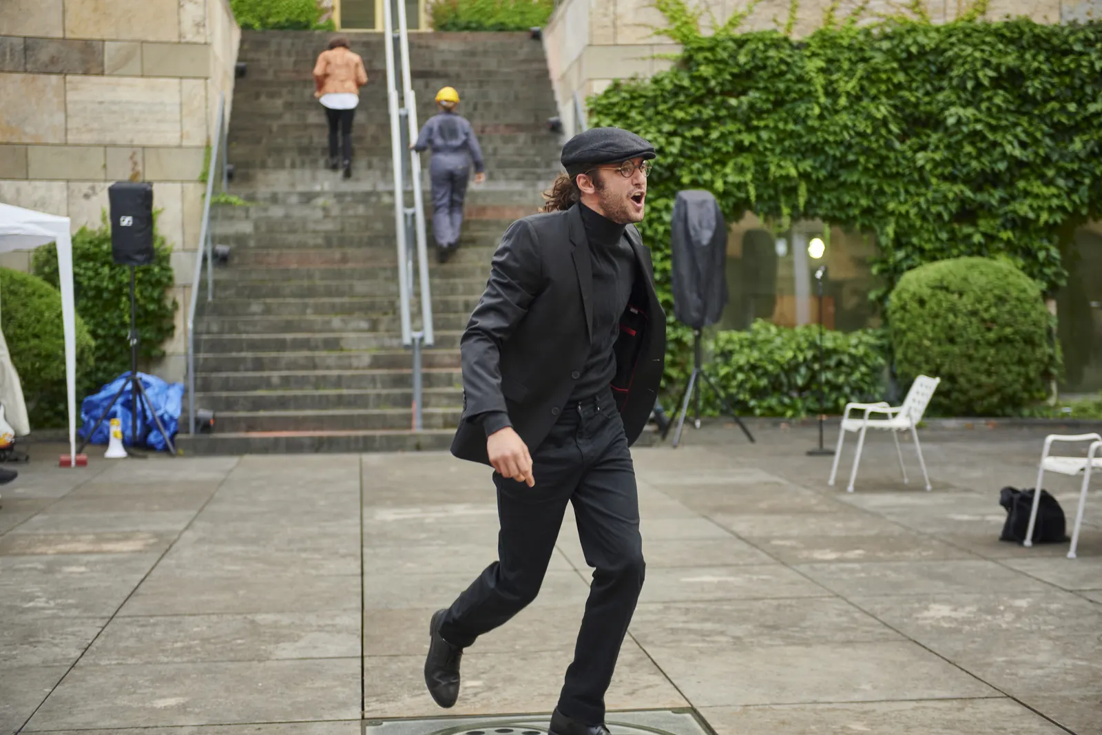 STUTTGART. EIN TRAUM Eine szenische Stadterkundung in der Rotunde der Staatsgalerie Stuttgart von Klaus Hemmerle und Christian Schönfelder Spielzeit 2020/2021 / Premiere: 13.07.202…