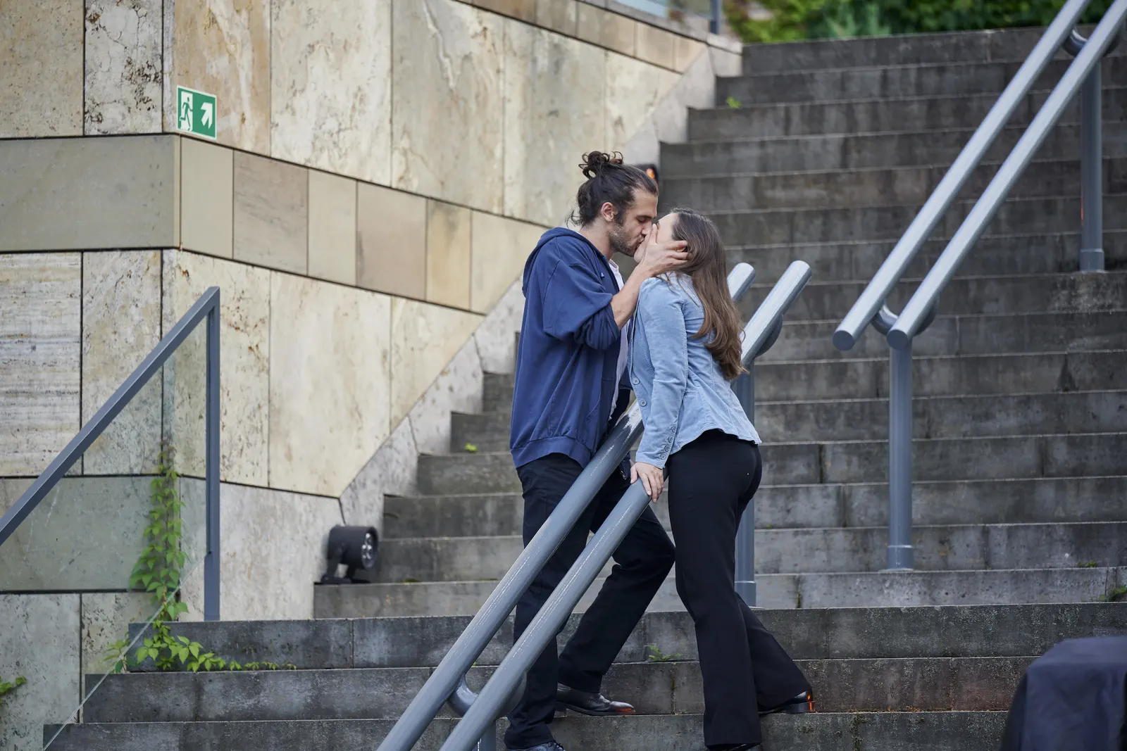 STUTTGART. EIN TRAUM Eine szenische Stadterkundung in der Rotunde der Staatsgalerie Stuttgart von Klaus Hemmerle und Christian Schönfelder Spielzeit 2020/2021 / Premiere: 13.07.202…
