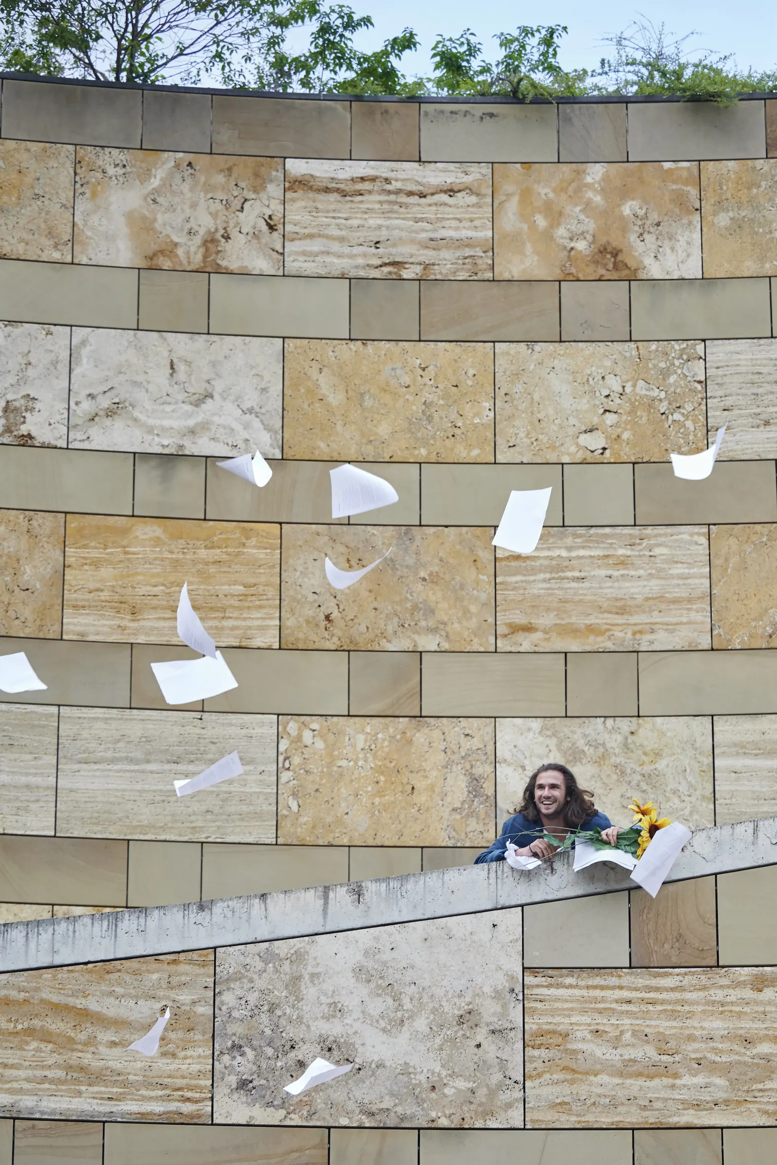 STUTTGART. EIN TRAUM Eine szenische Stadterkundung in der Rotunde der Staatsgalerie Stuttgart von Klaus Hemmerle und Christian Schönfelder Spielzeit 2020/2021 / Premiere: 13.07.202…