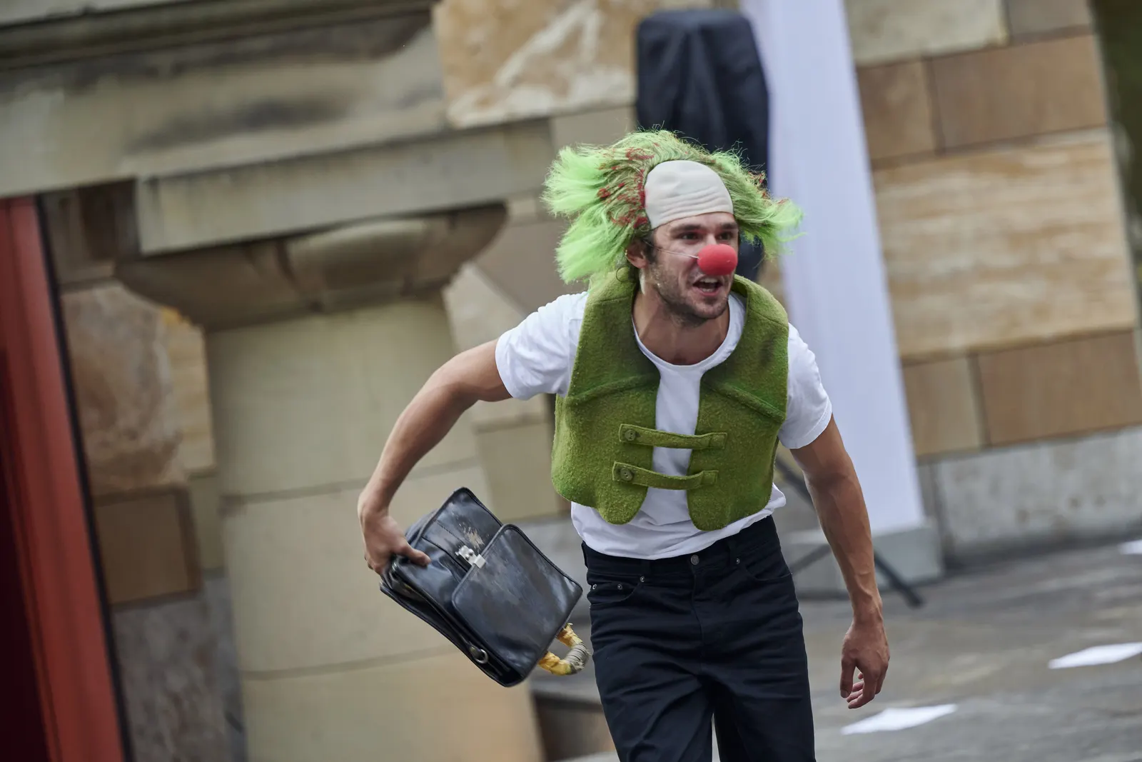STUTTGART. EIN TRAUM Eine szenische Stadterkundung in der Rotunde der Staatsgalerie Stuttgart von Klaus Hemmerle und Christian Schönfelder Spielzeit 2020/2021 / Premiere: 13.07.202…