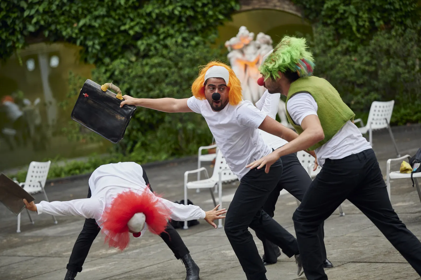 STUTTGART. EIN TRAUM Eine szenische Stadterkundung in der Rotunde der Staatsgalerie Stuttgart von Klaus Hemmerle und Christian Schönfelder Spielzeit 2020/2021 / Premiere: 13.07.202…
