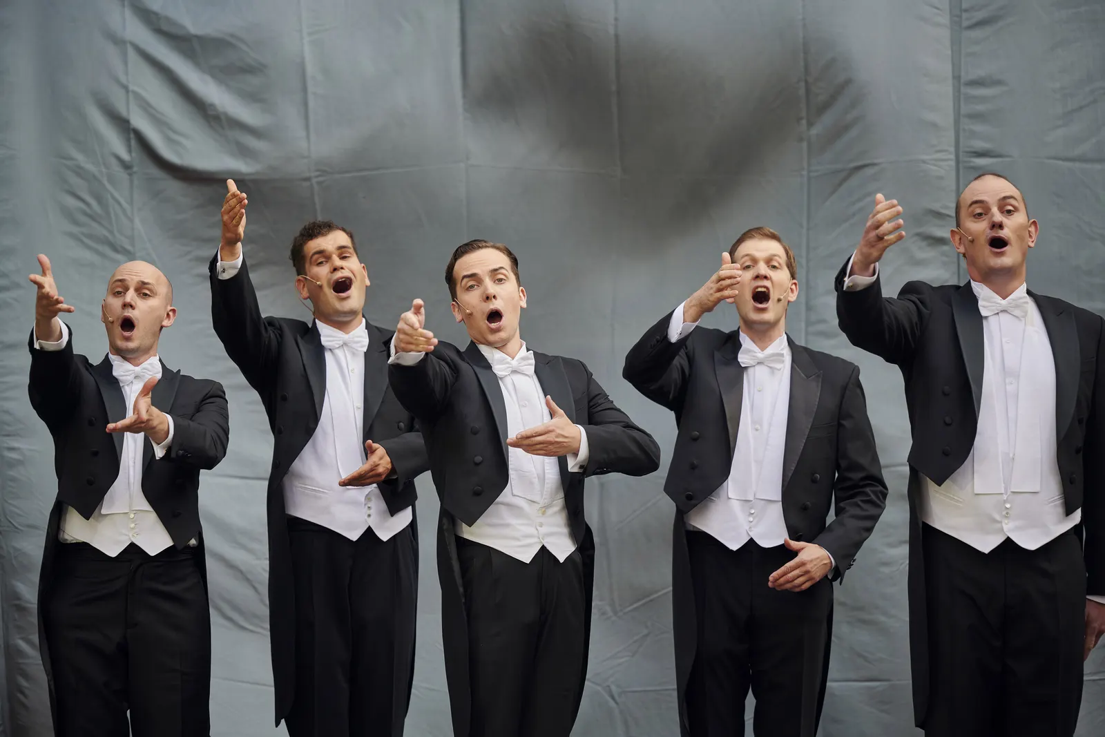 STUTTGARTS COMEDIAN HARMONISTS Konzert im Rosengarten des Hospitalhof Stuttgart Spielzeit 2020/2021 / Premiere: 11.07.2020 Tobias Rusnak, Loïc Damien Schlentz, Marc Trojan, Michael…