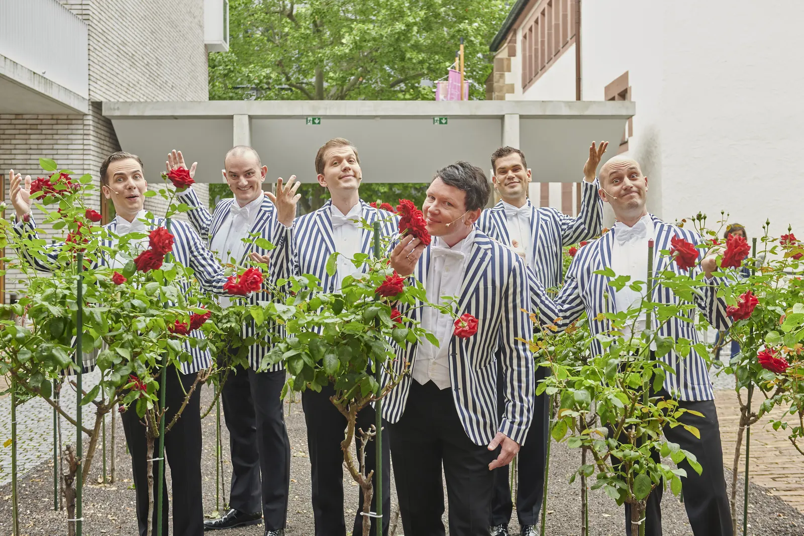 STUTTGARTS COMEDIAN HARMONISTS Konzert im Rosengarten des Hospitalhof Stuttgart Spielzeit 2020/2021 / Premiere: 11.07.2020 Marc Trojan, Tobias Hagge, Michael Rapke, Florian Fries, …