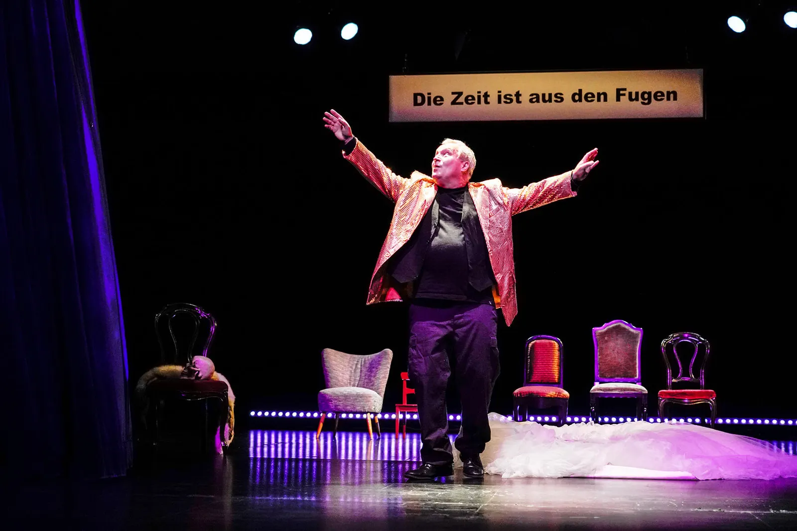 HEUTE WEDER HAMLET Ein tragikomisches Ein-Mann-Stück Spielzeit 2020/2021 / Premiere: 18.09.2020 Andreas Klaue Foto: Tobias Metz