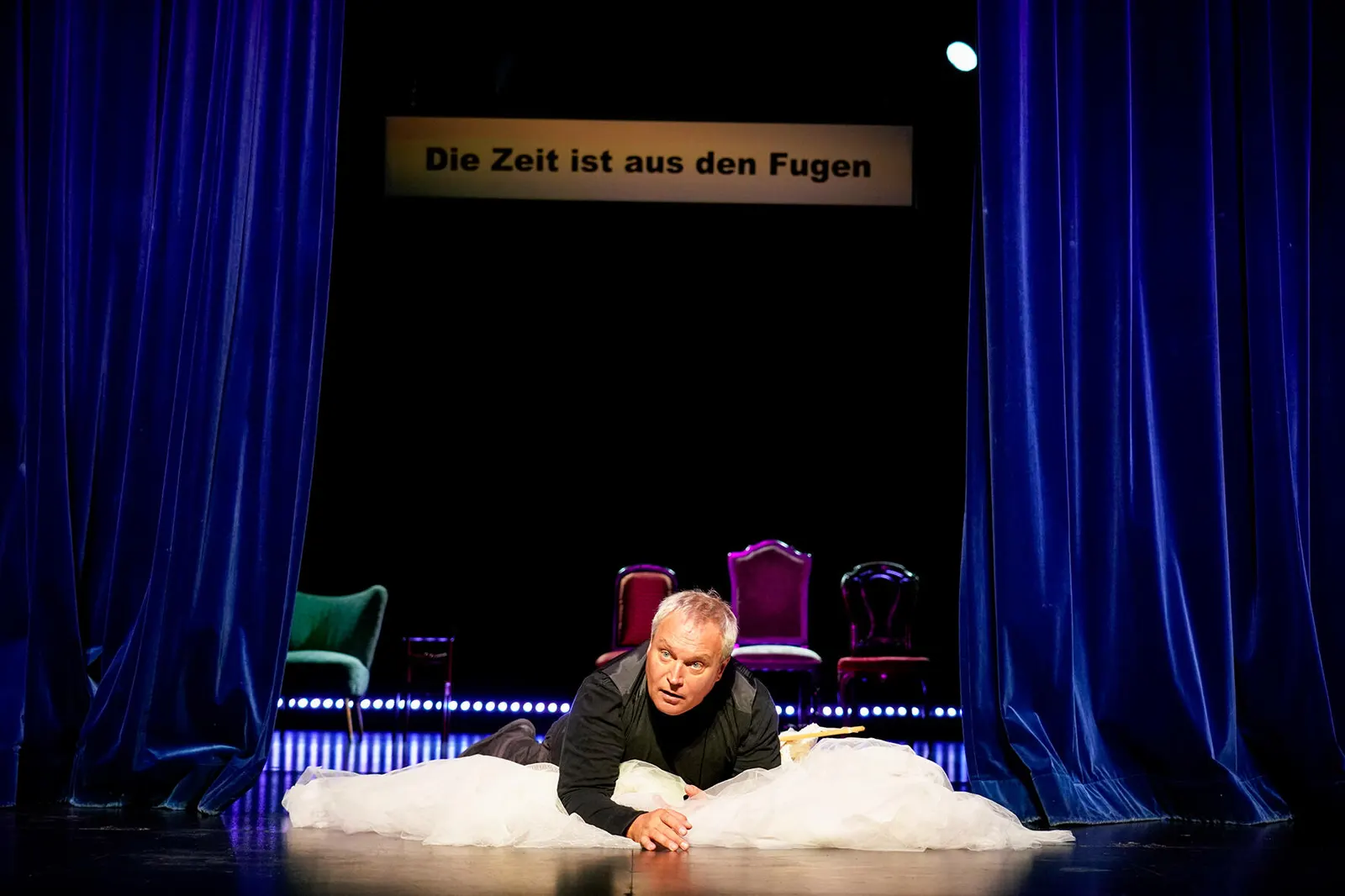 HEUTE WEDER HAMLET Ein tragikomisches Ein-Mann-Stück Spielzeit 2020/2021 / Premiere: 18.09.2020 Andreas Klaue Foto: Tobias Metz