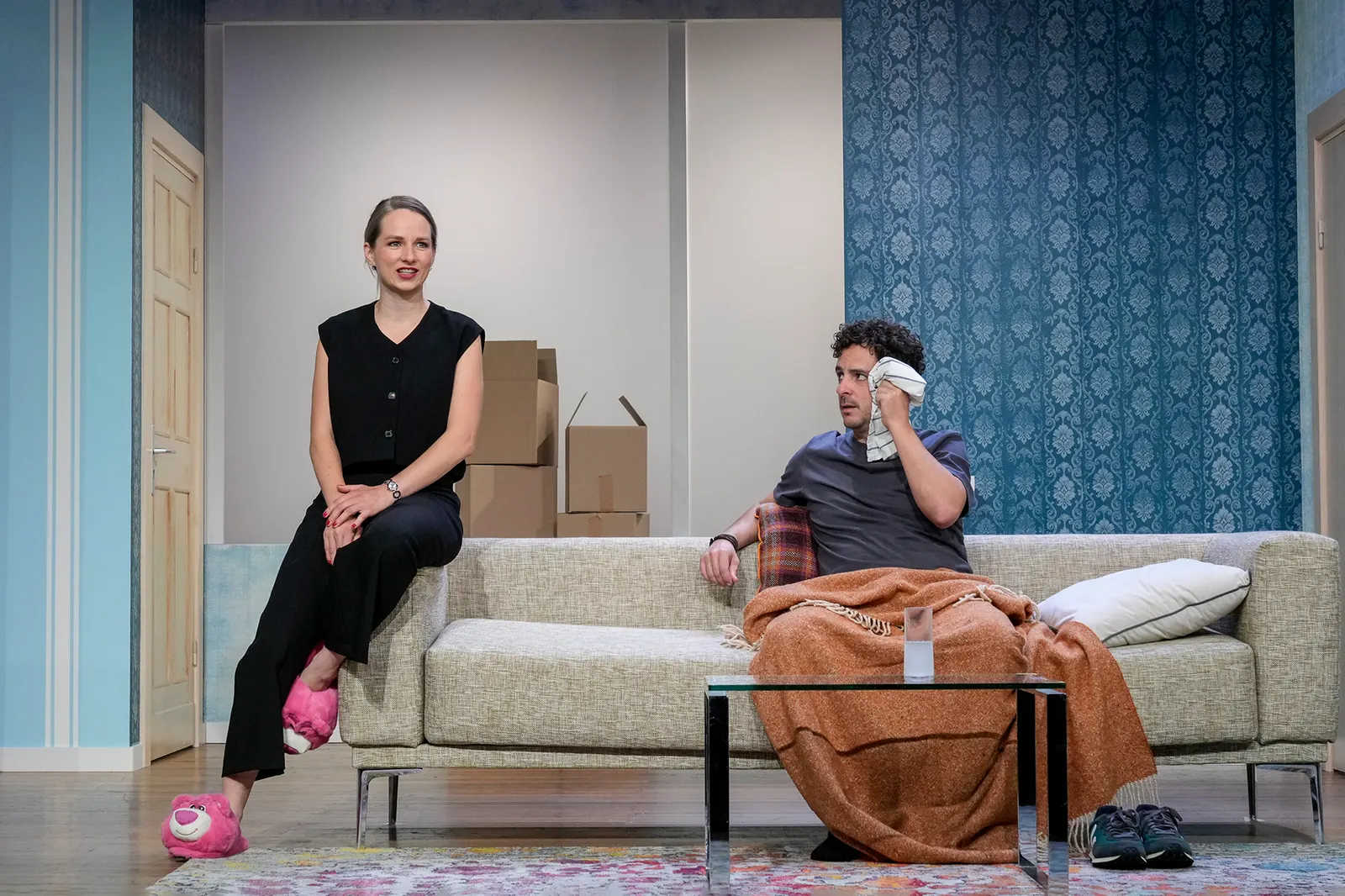 FRAU KNÖPFLE KANN’S NICHT LASSEN Komödie von Sam Bobrick Spielzeit 2024/2025 / Premiere: 20.9.2024 Hannah Rebekka Ehlers, Jörg Pauly Foto: Tobias Metz