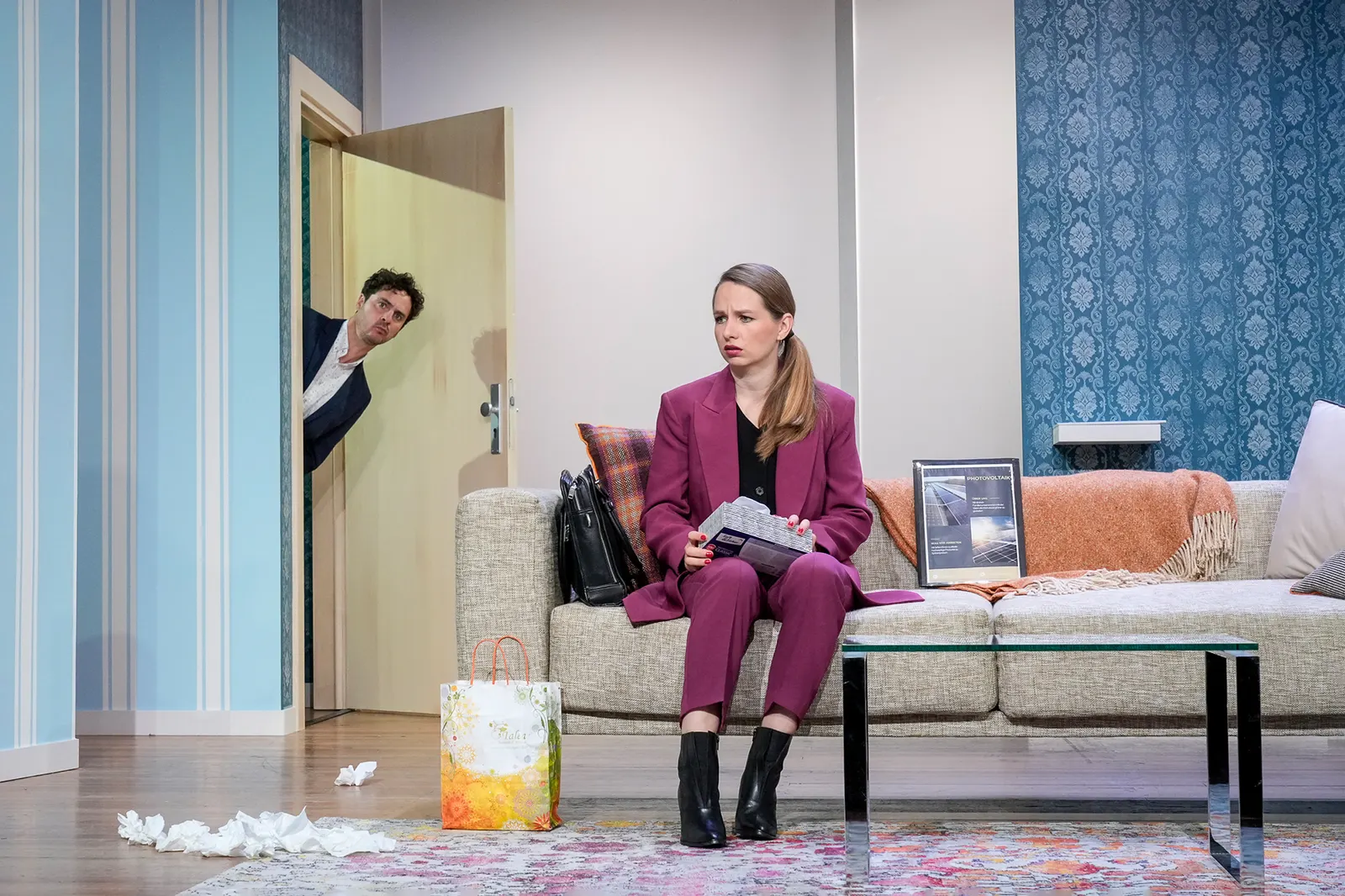FRAU KNÖPFLE KANN’S NICHT LASSEN Komödie von Sam Bobrick Spielzeit 2024/2025 / Premiere: 20.9.2024 Jörg Pauly, Hannah Rebekka Ehlers Foto: Tobias Metz