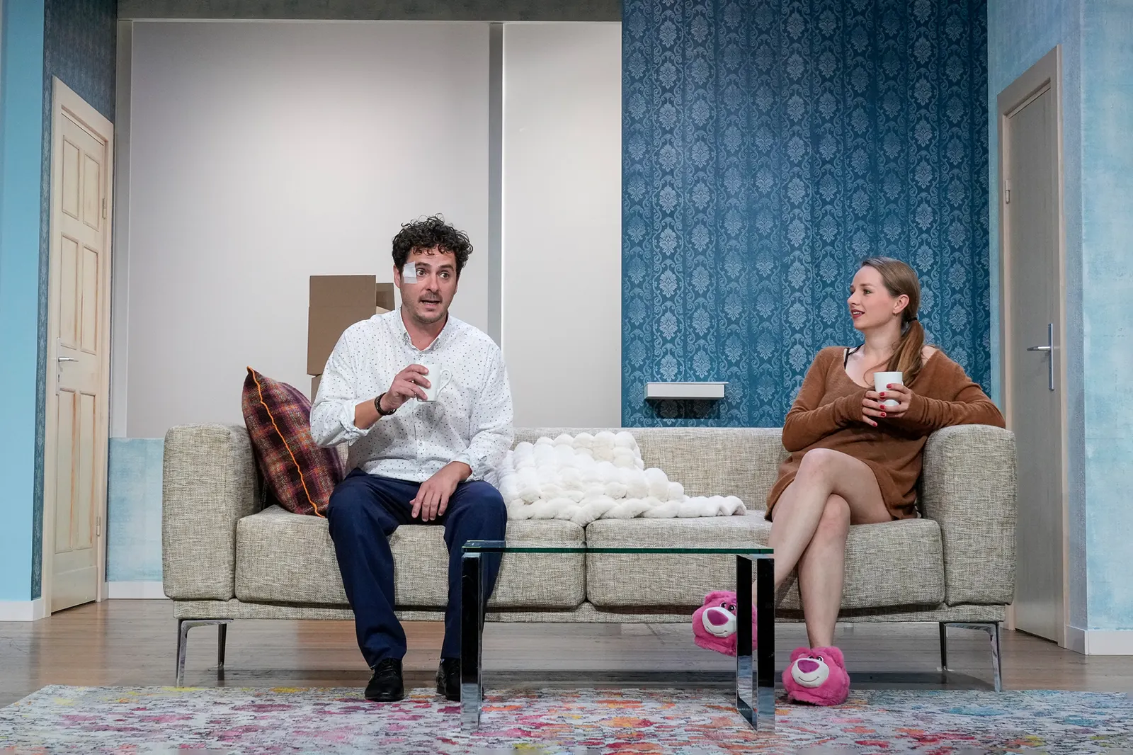FRAU KNÖPFLE KANN’S NICHT LASSEN Komödie von Sam Bobrick Spielzeit 2024/2025 / Premiere: 20.9.2024 Jörg Pauly, Hannah Rebekka Ehlers Foto: Tobias Metz