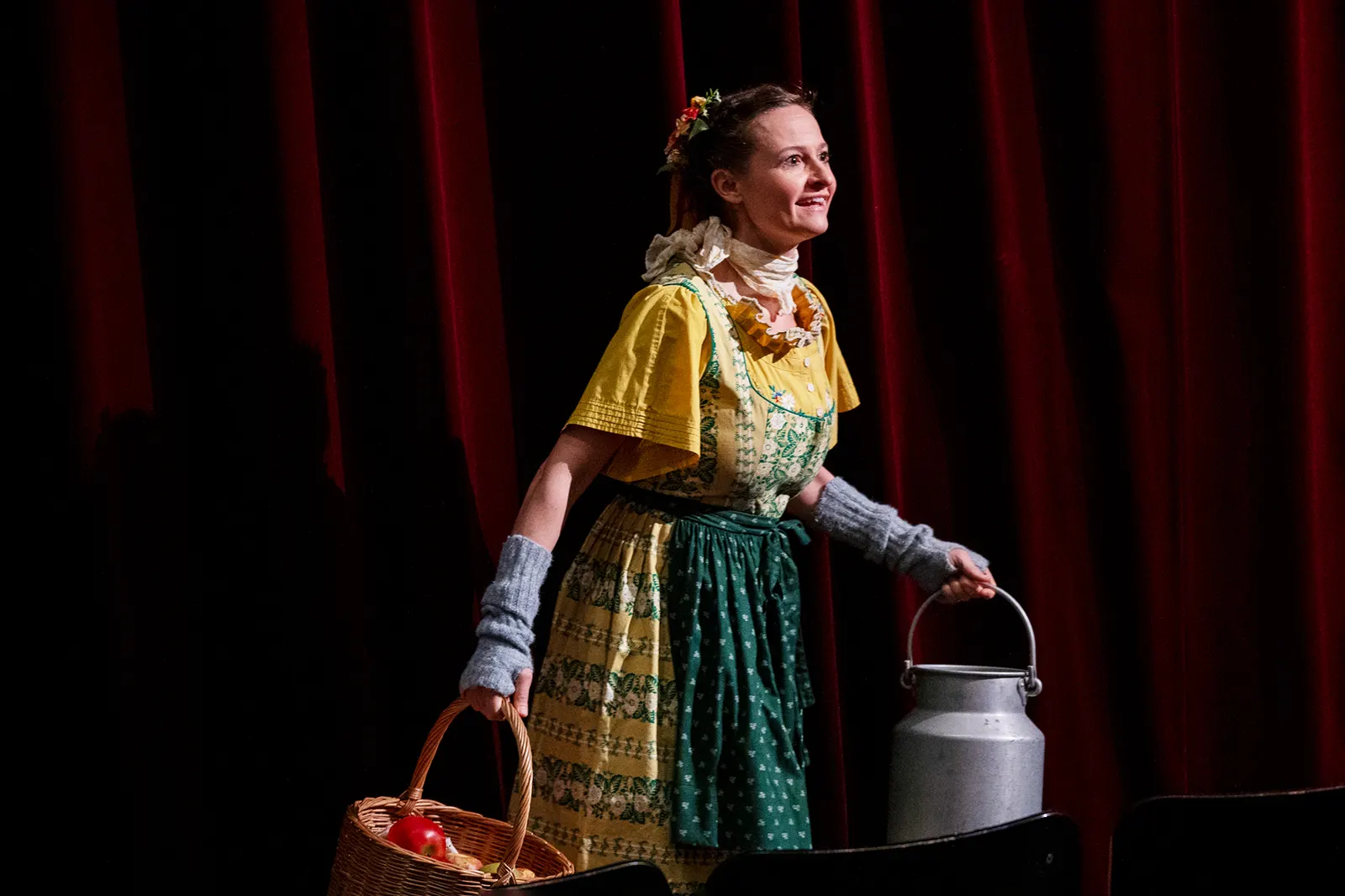 HEIDI Theaterstück nach Johanna Spyri von Jan Bodinus Spielzeit 2024/2025 / Premiere: 29.11.2024 Susanne Theil Foto: Tobias Metz