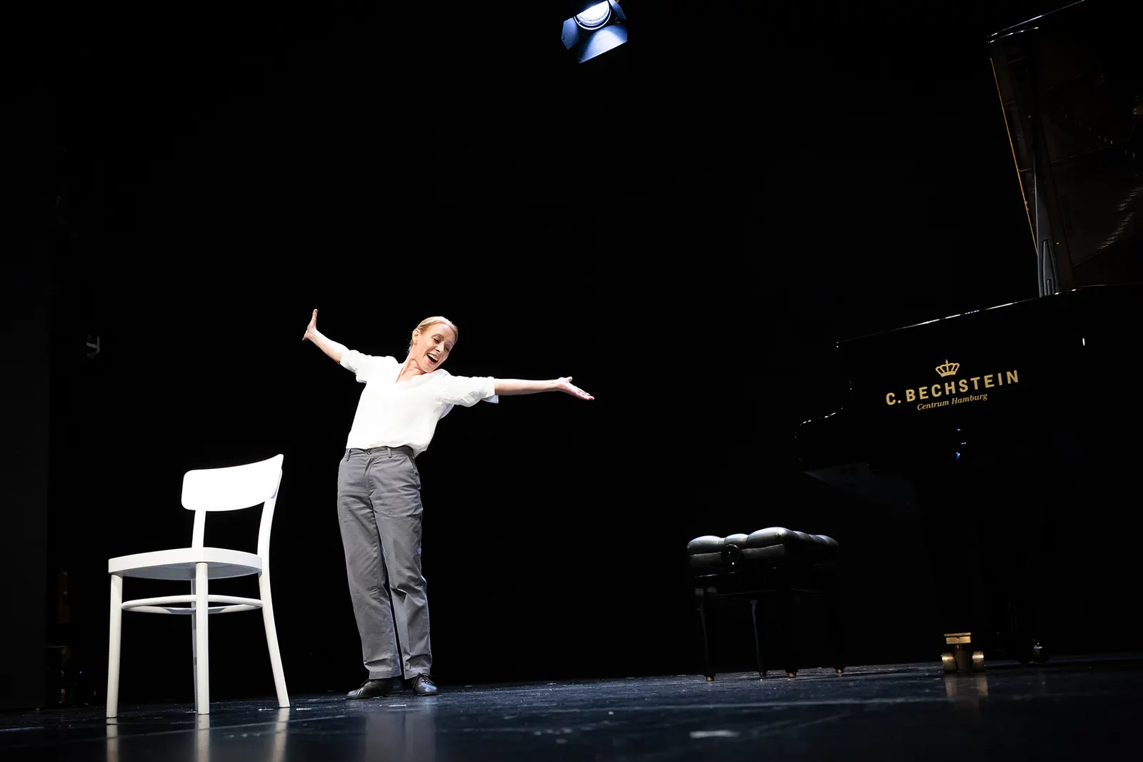 ALICE - SPIEL UM DEIN LEBEN Ein musikalisches Theaterstück von Kim Langner Gastspiel mit Natalie O’Hara Foto: Bo Lahola