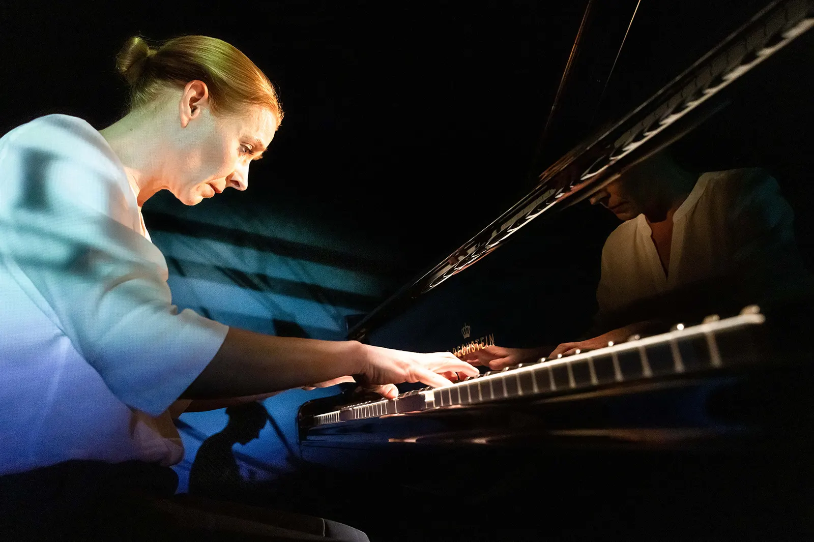 ALICE - SPIEL UM DEIN LEBEN Ein musikalisches Theaterstück von Kim Langner Gastspiel mit Natalie O’Hara Foto: Bo Lahola