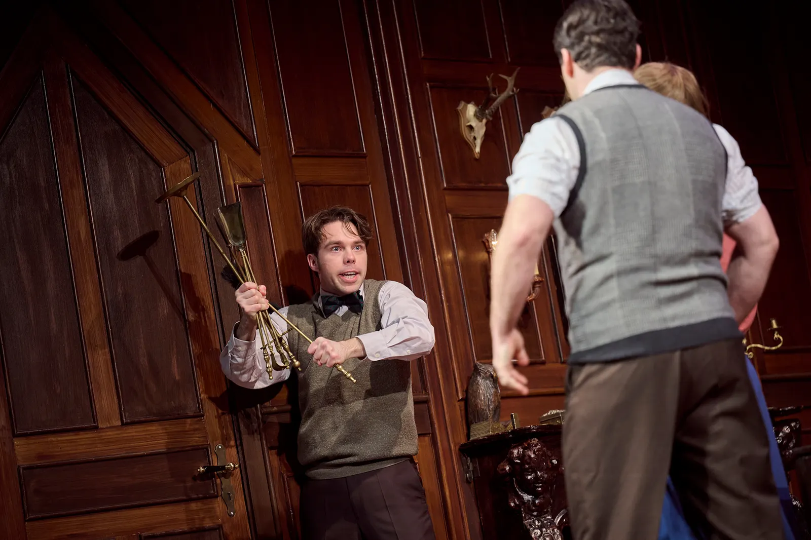 “Die Mausefalle” Krimi von Agatha Christie Spielzeit 2024/2025 / Premiere: 14.3.2025 Constantin Petry, Sebastian Volk, Hannah Rebekka Ehlers Foto: Martin Sigmund