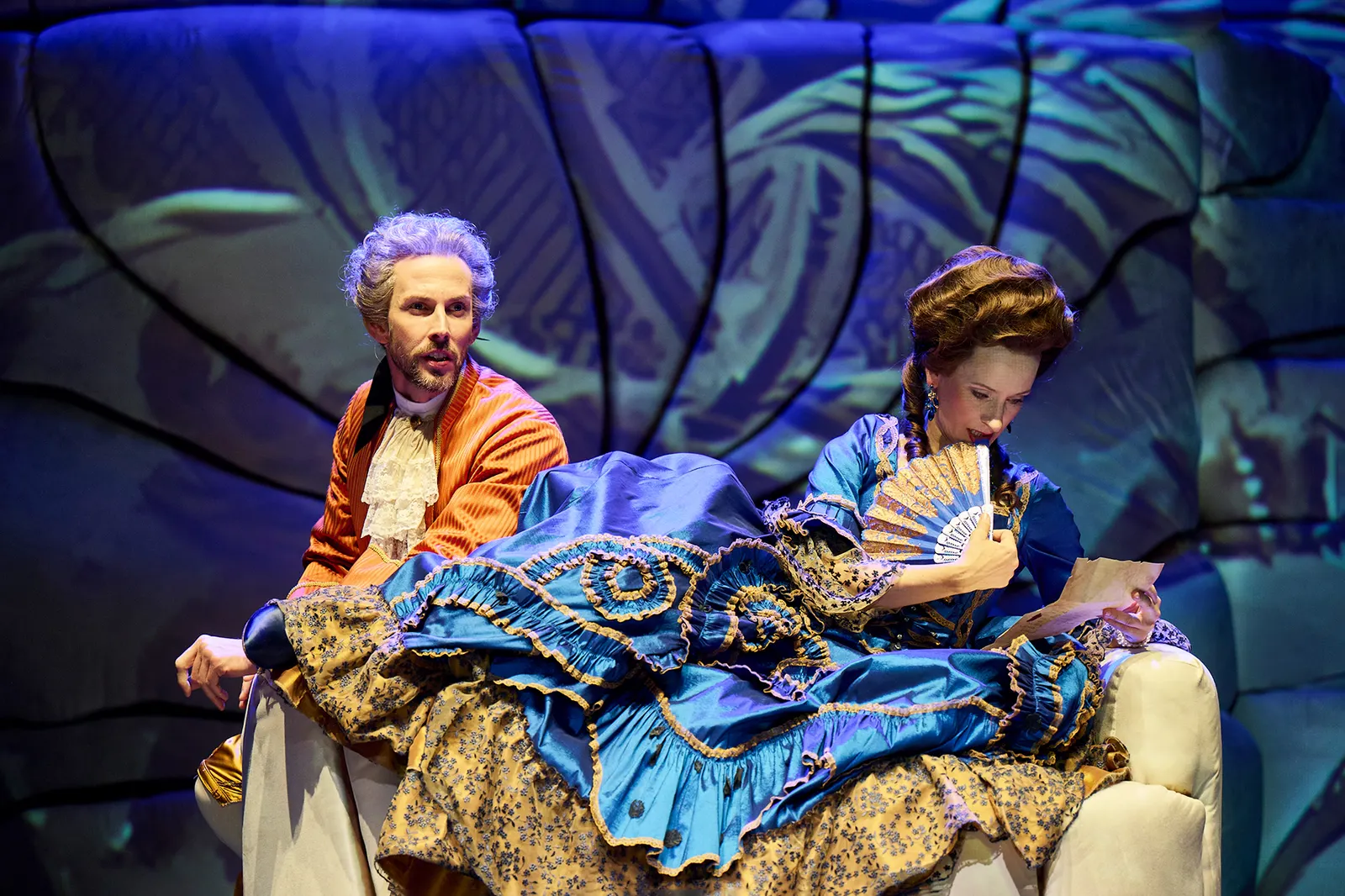 GEFÄHRLICHE LIEBSCHAFTEN Schauspiel von Christopher Hampton Spielzeit 2024/2025 / Premiere: 13.9.2024 Gideon Rapp und Lisa Wildmann Foto: Martin Sigmund