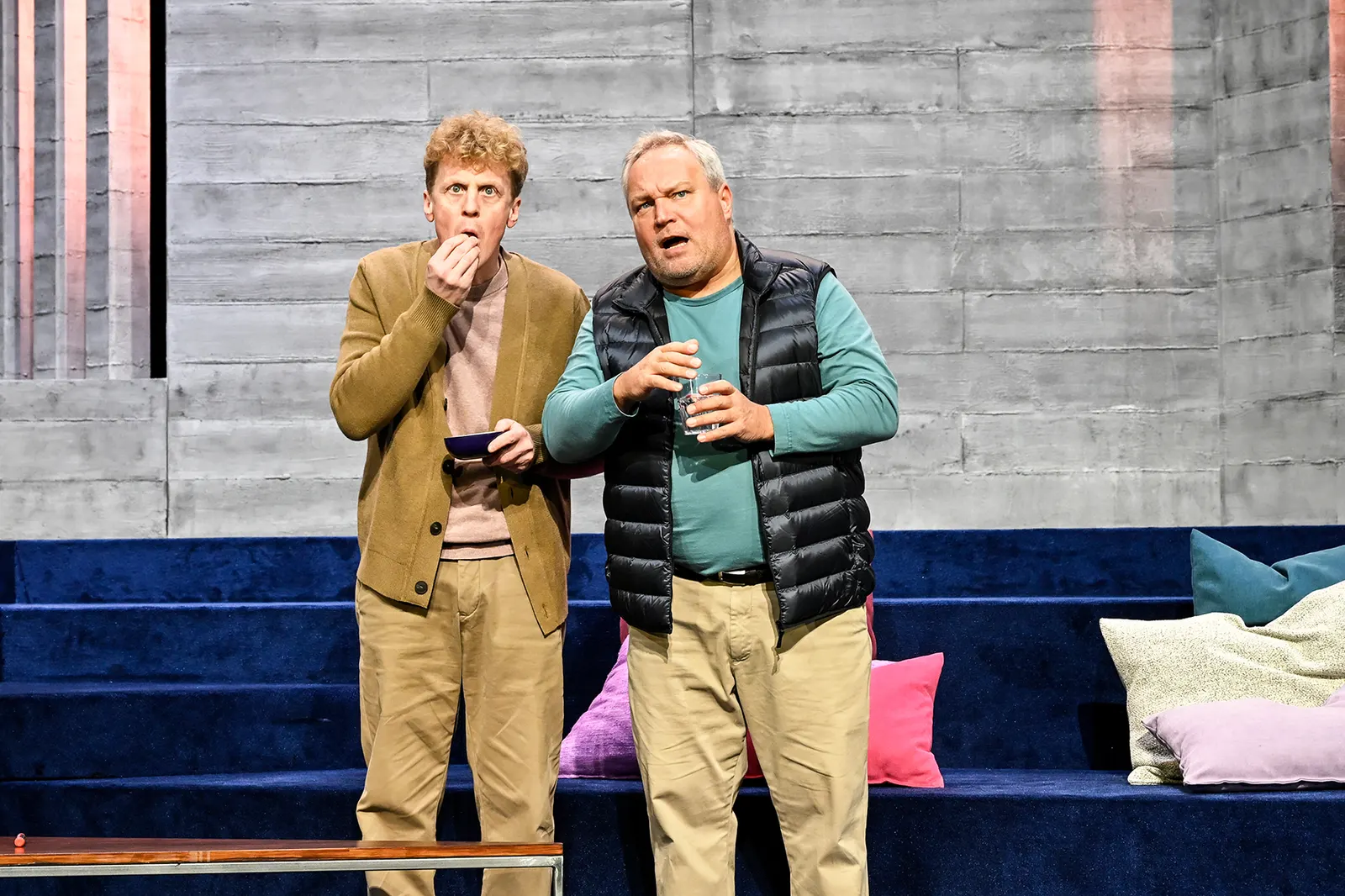 “KUNST” Komödie von Yasmina Reza Spielzeit 2024/2025 / Premiere: 31.1.2025 Marius Hubel, Andreas Klaue Foto: Tobias Metz