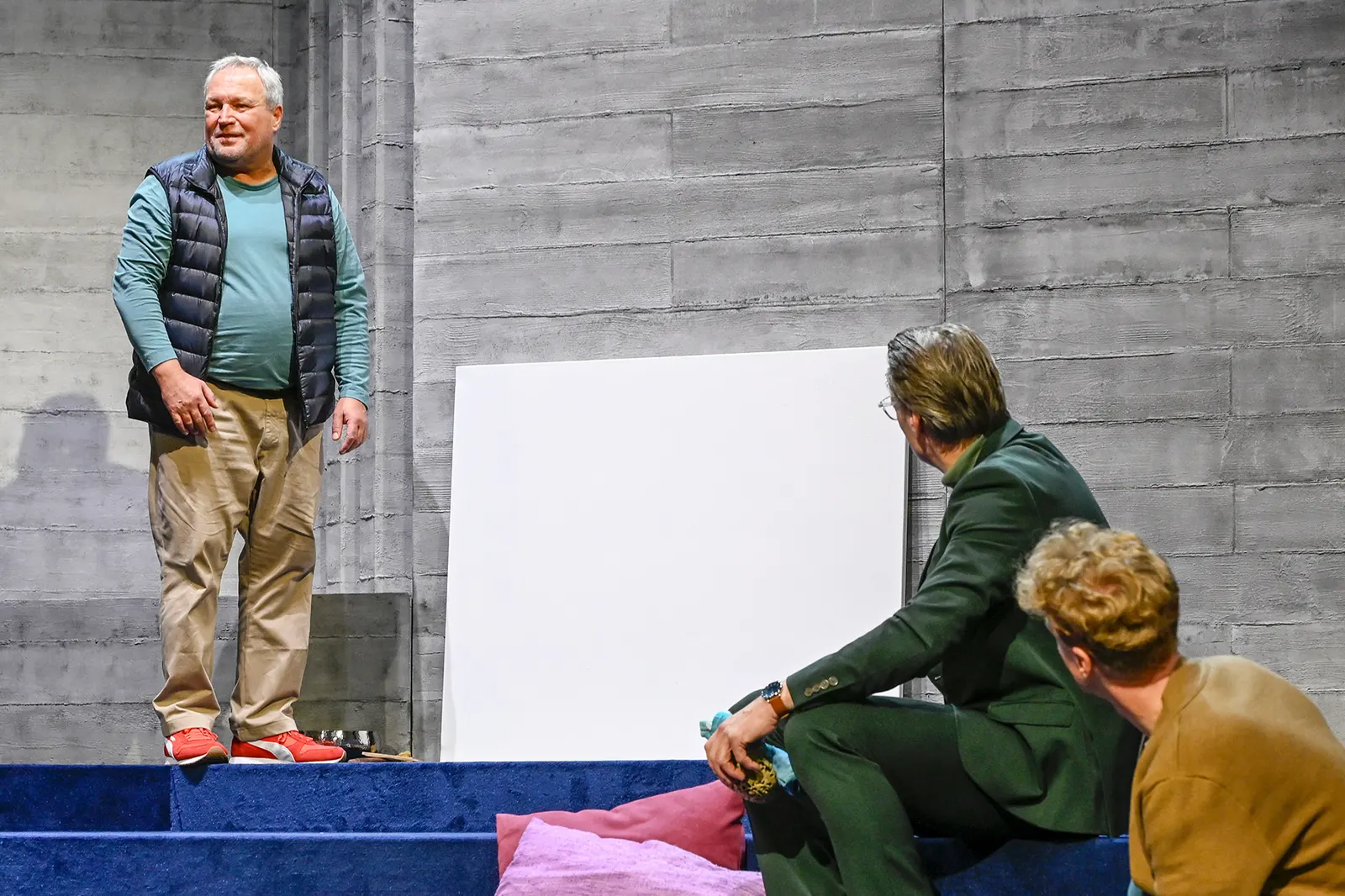 “KUNST” Komödie von Yasmina Reza Spielzeit 2024/2025 / Premiere: 31.1.2025 Andreas Klaue, Ralf Stech, Marius Hubel Foto: Tobias Metz