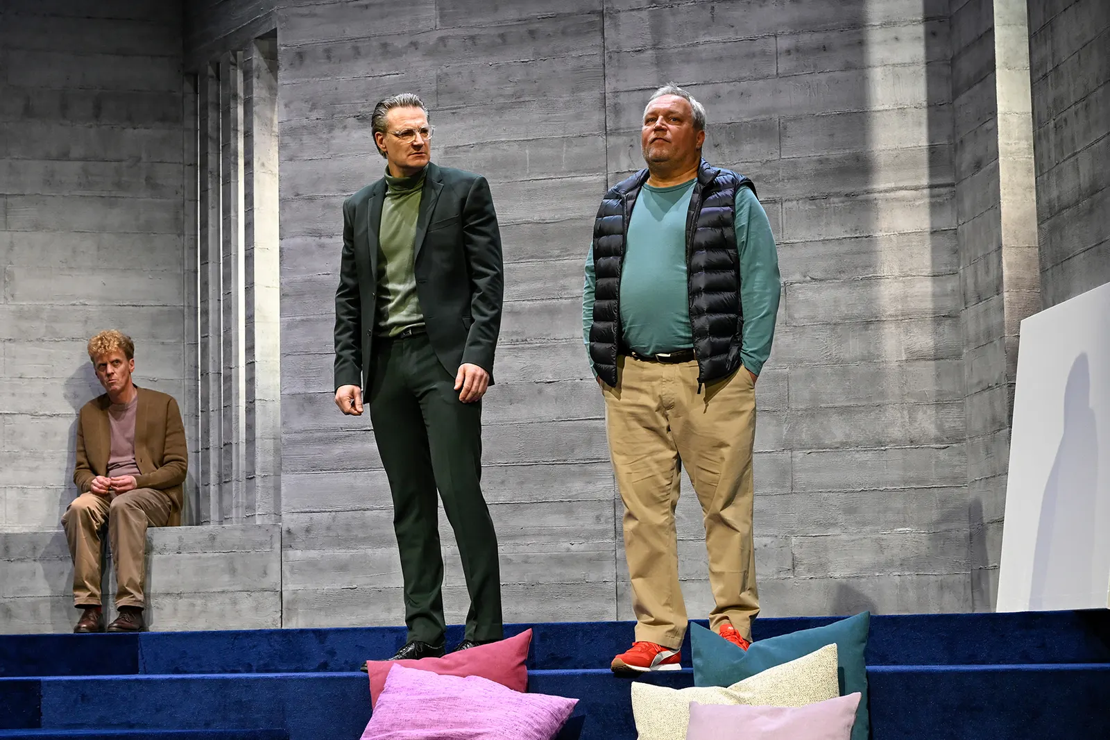 “KUNST” Komödie von Yasmina Reza Spielzeit 2024/2025 / Premiere: 31.1.2025 Marius Hubel, Ralf Stech, Andreas Klaue Foto: Tobias Metz
