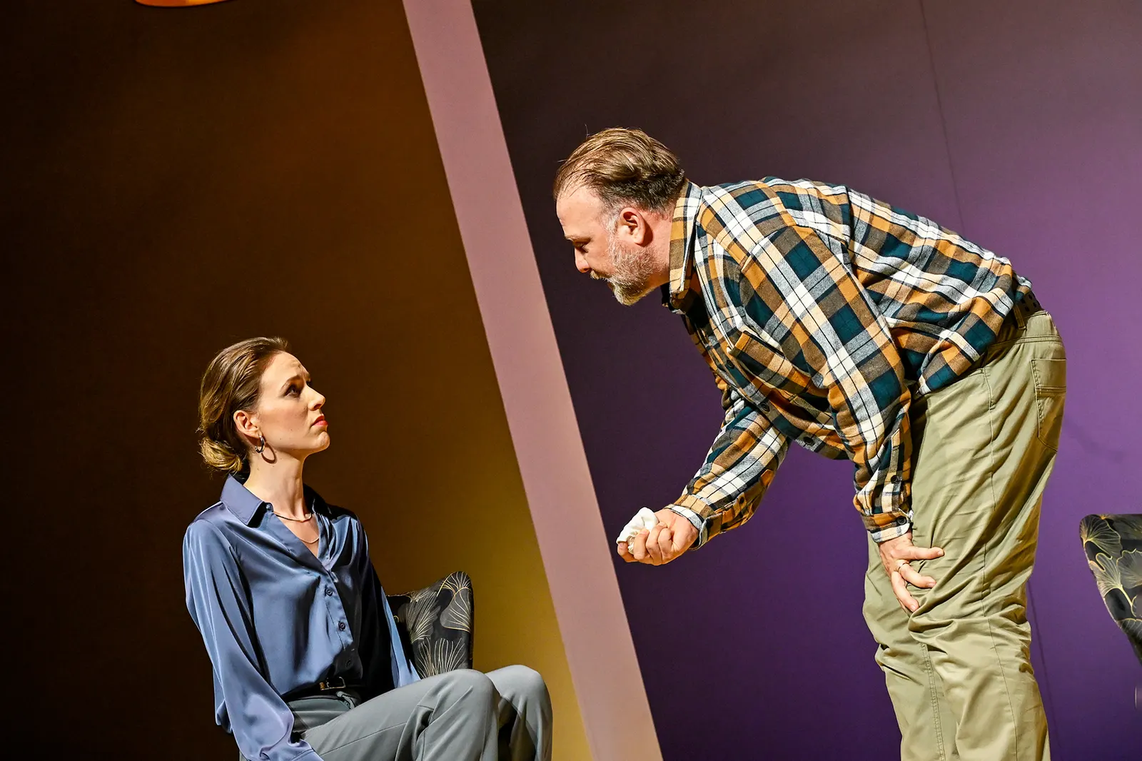 WUNDERHEILER Schauspiel von Lutz Hübner und Sarah Nemitz Auftragswerk für das Alte Schauspielhaus / Uraufführung Spielzeit 2024/2025 / Premiere: 2.5.2025 Barbro Viefhaus, Antonio L…