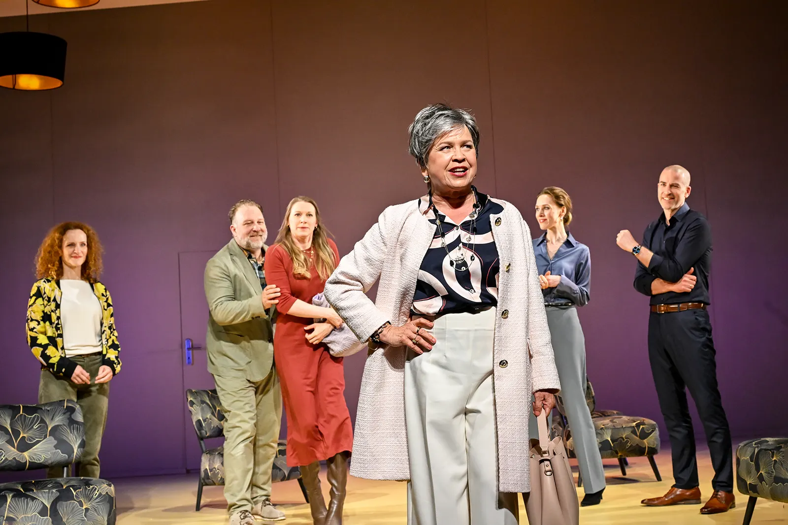 WUNDERHEILER Schauspiel von Lutz Hübner und Sarah Nemitz Auftragswerk für das Alte Schauspielhaus / Uraufführung Spielzeit 2024/2025 / Premiere: 2.5.2025 Lisa Wildmann, Antonio Lal…